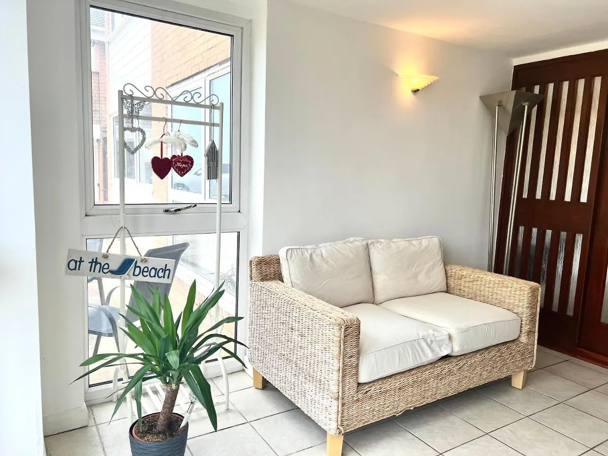 Beach Front Apartment With Free Parking, St Annes Lytham St Annes 0*,