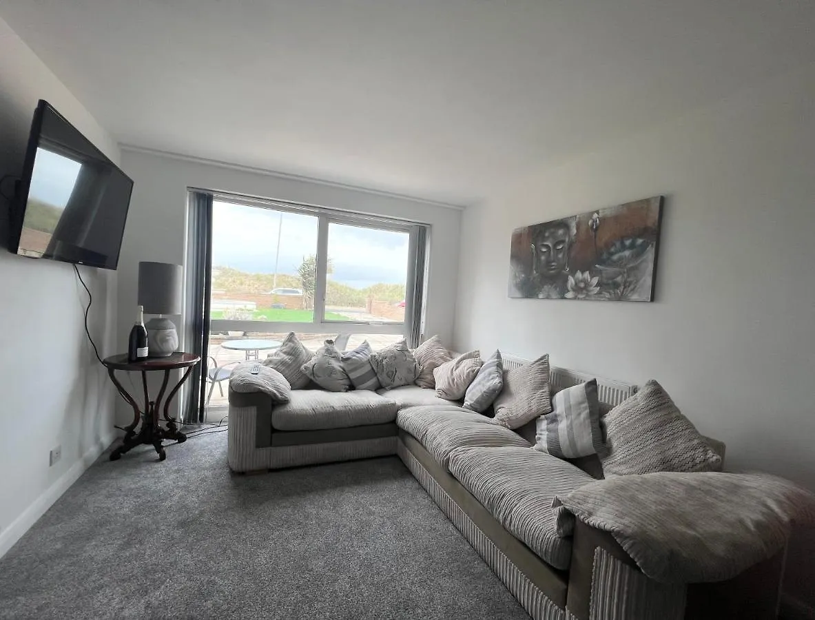 Beach Front Apartment With Free Parking, St Annes Lytham St Annes