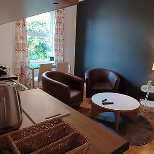 https://trafalgar-shortstop-apartment.yorkshirehotels.net